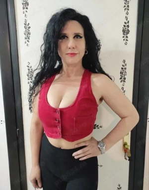 Servici totale cu o matură siliconata 