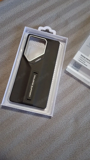 Husa Ultra Hybrid Stand pentru Samsung S25 Ultra.