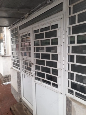 vând  doua chioscuri