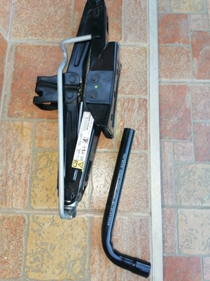 Roata rezerva Slim R19 +cric(complet) Dacia BIGSTER cu roți R19  - imagine 6