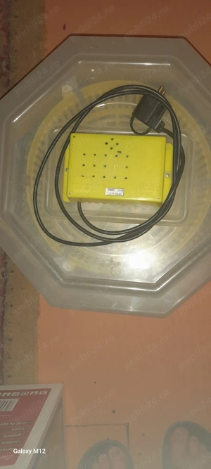 Vînd incubator CLEO  capacitate 60 de ouă folosit doar o Singură Dată aproape Nou  - imagine 2