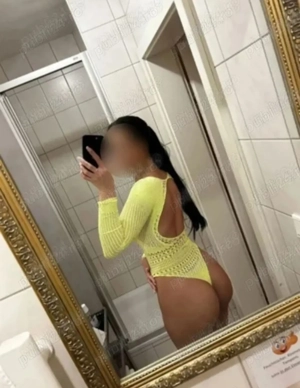 Bună fac servicii totale!!