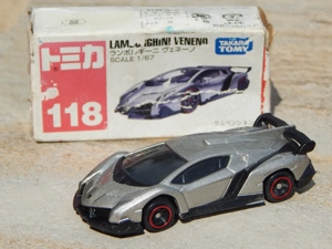 Macheta Lamborghini Veneno Tomica 2015 sc 1:67 la cutie