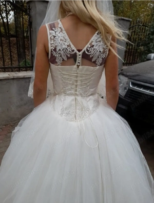 Rochie albă de mireasă