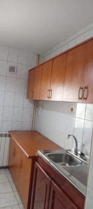 Închiriez apartament cu două camere 