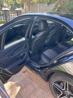 Vand Mercedes Benz E300 AMG LINE 2023 Night Package - imagine 5