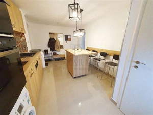 SEMICENTRAL - ETAJ 5 - LIFT - BLOC IZOLAT - 3 CAMERE - CENTRALA PROPRIE - CLIMA - RENOVAT