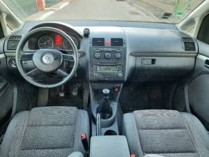 vand Vw Touran 2.0 TDi 140 cp - imagine 2