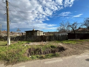 vand casa dezafectata 1100 