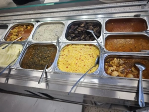 Fata la servire - imagine 2