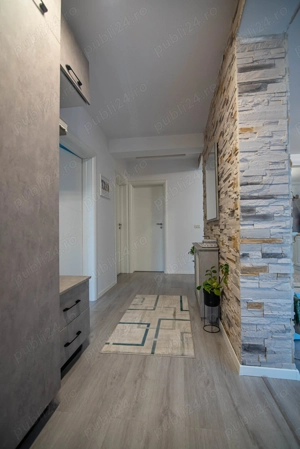 Proprietar vand duplex despartit prin camera tehnica - imagine 2