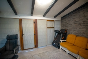 Proprietar vand duplex despartit prin camera tehnica - imagine 4