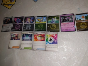Carti pokemon.