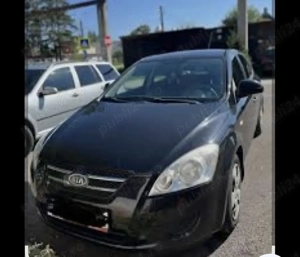 Dezmembrez Kia ceed 2007 negru motor 1.6 crdi Orice piesă disponibila  - imagine 2