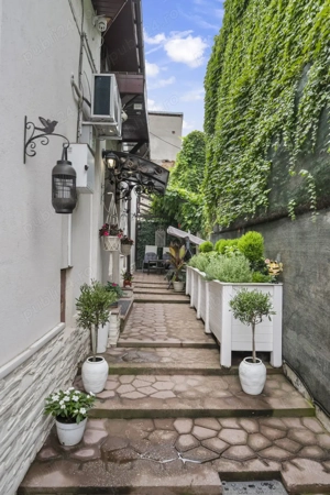 Cazare regim hotelier parcul Carol, Arenele romane  - imagine 5