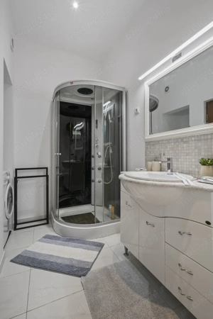 Cazare regim hotelier parcul Carol, Arenele romane  - imagine 3