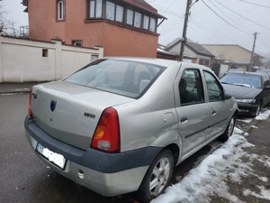 Vand Dacia Logan din 2004 - imagine 3