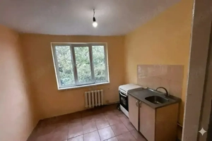 Vind sau închiriez garsoniera cartier CFR Focșani 