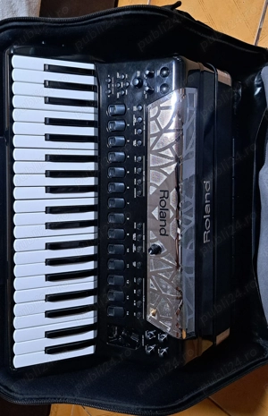 Vand acordeon Roland FR-8X  - imagine 2