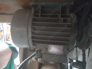 Mașina de cusut  butoniera - imagine 4