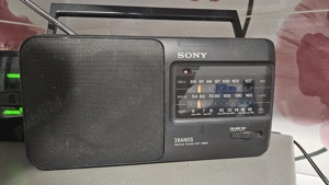 radio portabil Sony cu baterii - imagine 2