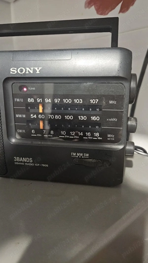 radio portabil Sony cu baterii - imagine 3