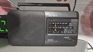 radio portabil Sony cu baterii