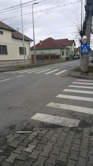 Vând casă în centru zona rezidențială două fronturi stradale lungi - imagine 2