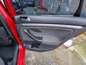 Volkswagen Jetta , an 2008 (decembrie ), motor 1,9 TDI, cutie manuala, dotari full. Pret 3200 euro - imagine 10