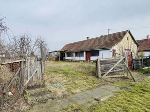 Casă țărănească la 10 km de Oradea - Teren 2000mp - IMOBIHOR - 33 500   - imagine 2