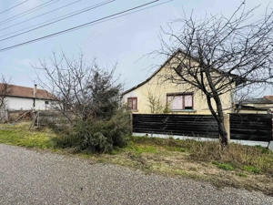 Casă țărănească la 10 km de Oradea - Teren 2000mp - IMOBIHOR - 33 900  