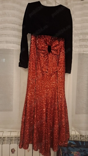 Vând rochie cu trena cu paiete  - imagine 2