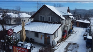 Casă cu spațiu comercial de vânzare în comuna Ciofrângeni, sat Lacurile, județ Argeș. - imagine 2