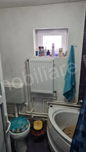 Casă cu spațiu comercial de vânzare în comuna Ciofrângeni, sat Lacurile, județ Argeș. - imagine 16