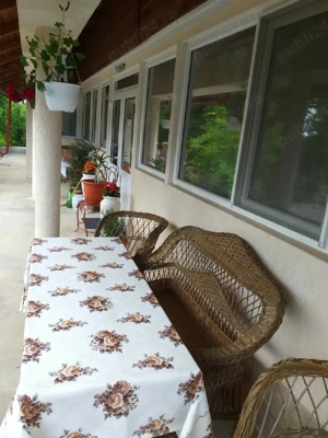 vind casă în Cordun str.principala 