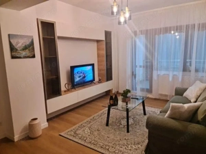 De închiriat apartament 2 camere Apărătorii Patriei