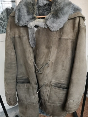 Vând cojoc bărbătesc, oliv, glugă detașabilă, măsura 50, stare foarte bună 