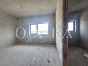 AX1187 Mosnita Noua, 1/2 Duplex Despartit Prin Camera Tehnica - imagine 9