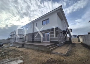 AX1187 Mosnita Noua, 1/2 Duplex Despartit Prin Camera Tehnica