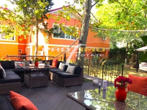 Venus, pensiune  moderna, decorata art deco, 11 camere si restaurant - imagine 9