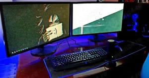 Set Monitoare Asus 4K 28 inch + Mouse & Tastatura Razer