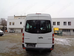 Mercedes-Benz Sprinter 9 Locuri | Ușă Electrică | Climă Mare | Încălzire Auxiliară - imagine 4