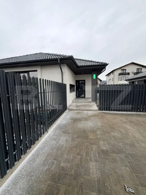 Casă individuală în Sânpetru 4 camere, tavane 3 m, geamuri mari, 465 mp,215.000E