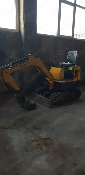 execut sapaturi cu miniexcavator