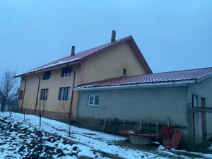 Vilă spațioasă cu teren generos   Vișina, comuna Poiana, județul Galați - imagine 3