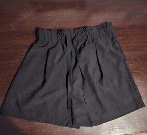 Pantaloni scurți negri cu șnur