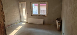 Apartament 2 camere Decomandat Centrala Renovat incalzire pardoseala Pod Mansard - imagine 2