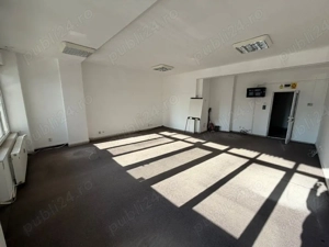 Proprietar, inchiriez spatiu comercial - pretabil sediu firma, birou