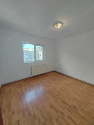 Vând apartament cu centrala  - imagine 9