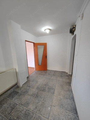 Vând apartament cu centrala  - imagine 5